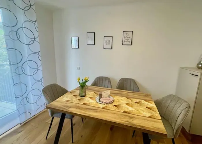 Lägenhet Wohlfuehloase Mit Parkplatz Graz